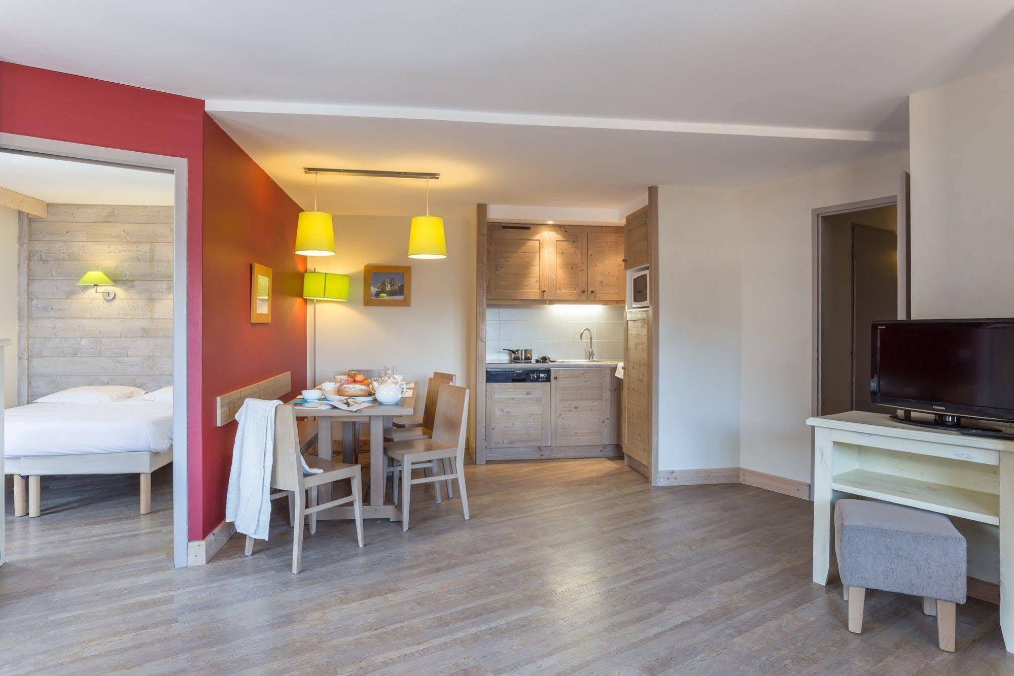 Pierre & Vacances Residence Le Christiana 拉达尼亚 外观 照片